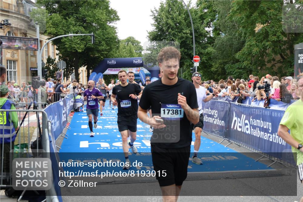 29.06.2025 - hella hamburg halbmarathon Zöllner http://msf.ph/oto/8193015 29.06.2025 10:45:10 Ziel 2270, 3917, 4997, 6266, 6575, 6819, 7087, 7709, 7843, 9302, 9710, 10313, 10741, 11688, 13919, 15334, 15365, 16685, 16689, 17120, 17960, 18346, 18718 meine-sportfotos.de
