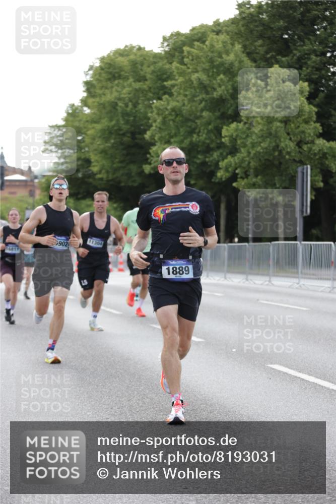 29.06.2025 - hella hamburg halbmarathon Jannik Wohlers http://msf.ph/oto/8193031 29.06.2025 09:46:06 Lombardsbrücke 1344, 1889, 3955, 4477, 4944, 7534, 7901, 8784, 8864, 10298, 10865, 10929, 11230, 11304, 11661, 12987, 13252, 13617, 13961, 14276, 14450, 15902, 16065, 16140, 16243, 16811, 16931, 16957, 17213, 17826, 18277, 18422 meine-sportfotos.de
