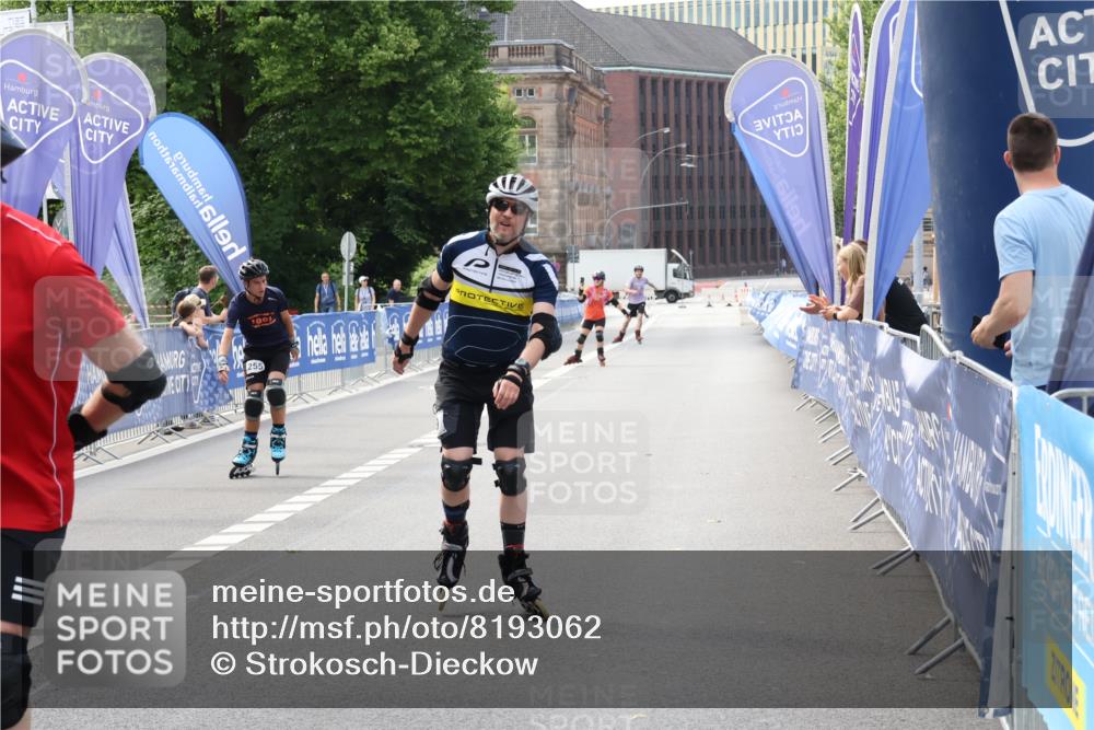 29.06.2025 - hella hamburg halbmarathon Strokosch-Dieckow http://msf.ph/oto/8193062 29.06.2025 09:34:54 Ziel 20095, 20099, 20102, 20254, 20255, 20289, 20324 meine-sportfotos.de