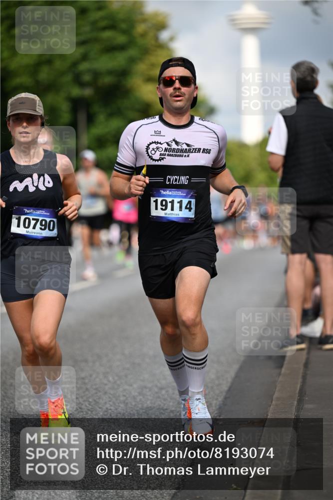 29.06.2025 - hella hamburg halbmarathon Dr. Thomas Lammeyer http://msf.ph/oto/8193074 29.06.2025 09:47:43 Kennedybrücke 1065, 2879, 3075, 3845, 3968, 4678, 5344, 7231, 7349, 7793, 8975, 9047, 10106, 10173, 10790 meine-sportfotos.de