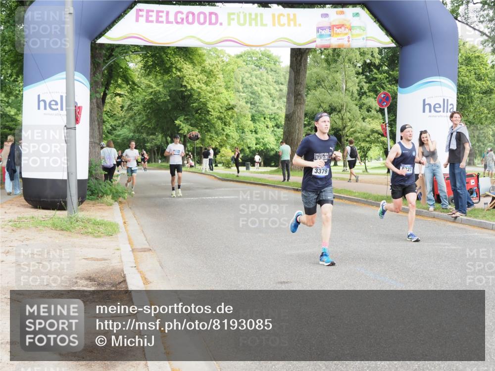 29.06.2025 - hella hamburg halbmarathon MichiJ http://msf.ph/oto/8193085 29.06.2025 10:20:01 Zwischen KM18-KM19 2689, 3379, 8323, 12049, 12691 meine-sportfotos.de