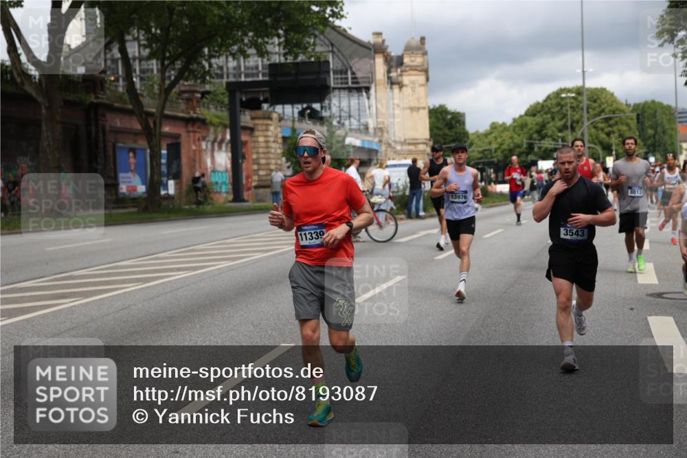 29.06.2025 - hella hamburg halbmarathon Yannick Fuchs http://msf.ph/oto/8193087 29.06.2025 10:44:06 20KM 1216, 1321, 2020, 2234, 2788, 3296, 3414, 3543, 3562, 3852, 3947, 4247, 4933, 5447, 5894, 5978, 6115, 6125, 6282, 7100, 7657, 8153, 8454, 8576, 8689, 8813, 8899, 8921, 9031, 9303, 9491, 9551, 9597, 9723, 10189, 10480, 11339, 11975, 12203, 12733, 13159, 13225, 13282, 13463, 13758, 13976, 14562, 14794, 14838, 15519, 15620, 15966, 16000, 16403, 16732, 16738, 16843, 16877, 16887, 17001, 17282, 17319, 17908, 18228, 18229, 18350, 18451, 18499, 18884, 18960 meine-sportfotos.de