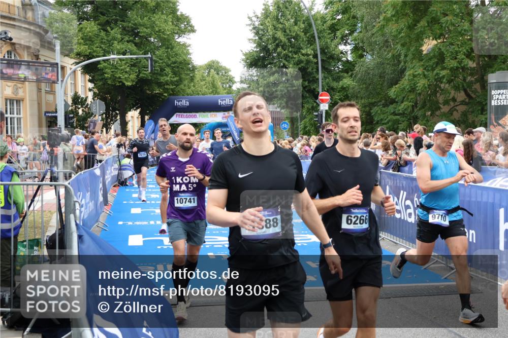 29.06.2025 - hella hamburg halbmarathon Zöllner http://msf.ph/oto/8193095 29.06.2025 10:45:12 Ziel 2270, 3917, 4997, 6375, 6575, 6819, 7087, 9302, 9710, 10313, 10741, 13919, 15365, 15651, 16685, 16689, 17120, 17960, 18346, 18718 meine-sportfotos.de