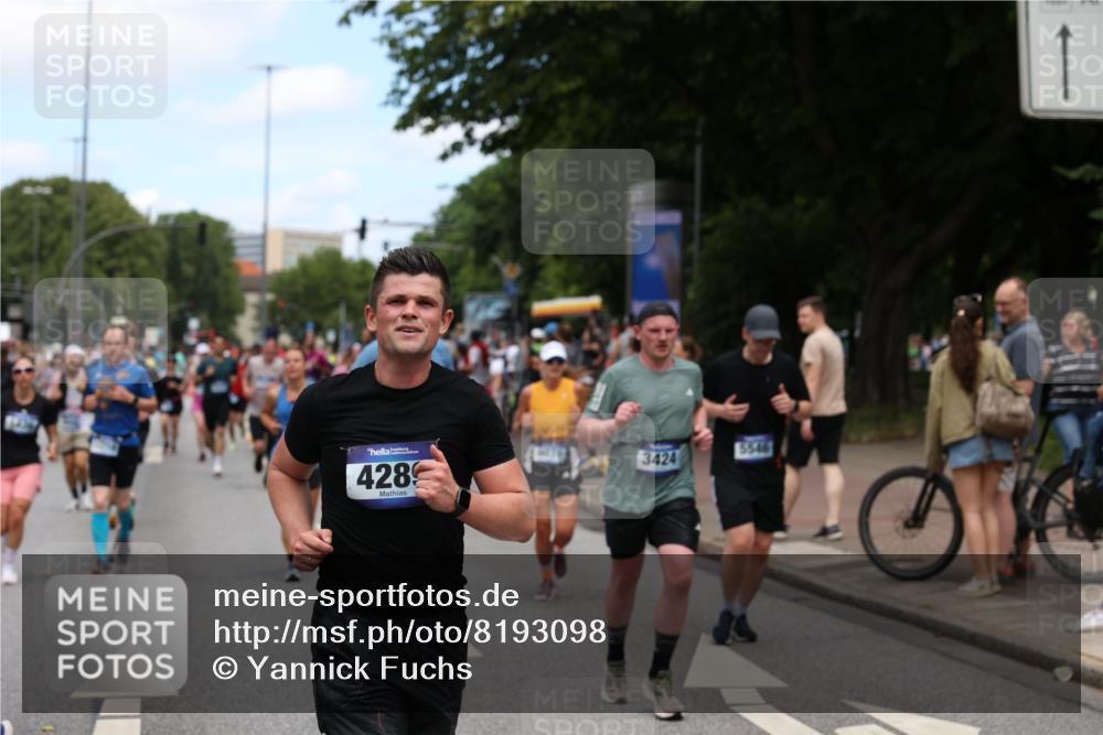 29.06.2025 - hella hamburg halbmarathon Yannick Fuchs http://msf.ph/oto/8193098 29.06.2025 11:22:04 20KM 1836, 2526, 2831, 2832, 2919, 3424, 3560, 3681, 3728, 3731, 3778, 3822, 4164, 4289, 4807, 4924, 5546, 5793, 6048, 6049, 6307, 6578, 6620, 6625, 6724, 6820, 8083, 8124, 8303, 8538, 8738, 8806, 9078, 9108, 9598, 9603, 10198, 10435, 10907, 11859, 12216, 12319, 12460, 12461, 12663, 12710, 13316, 13418, 13724, 14118, 14304, 14347, 15878, 16251, 16447, 17199, 17495, 17513, 17944, 18371, 18742 meine-sportfotos.de