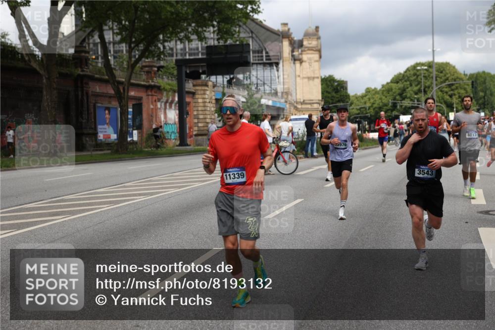 29.06.2025 - hella hamburg halbmarathon Yannick Fuchs http://msf.ph/oto/8193132 29.06.2025 10:44:06 20KM 1216, 1321, 2020, 2234, 2788, 3296, 3414, 3543, 3562, 3852, 3947, 4247, 4933, 5447, 5894, 5978, 6115, 6125, 6282, 7100, 7657, 8153, 8454, 8576, 8689, 8813, 8899, 8921, 9031, 9303, 9491, 9551, 9597, 9723, 10189, 10480, 11339, 11975, 12203, 12733, 13159, 13225, 13282, 13463, 13758, 13976, 14562, 14794, 14838, 15519, 15620, 15966, 16000, 16403, 16732, 16738, 16843, 16877, 16887, 17001, 17282, 17319, 17908, 18228, 18229, 18350, 18451, 18499, 18884, 18960 meine-sportfotos.de