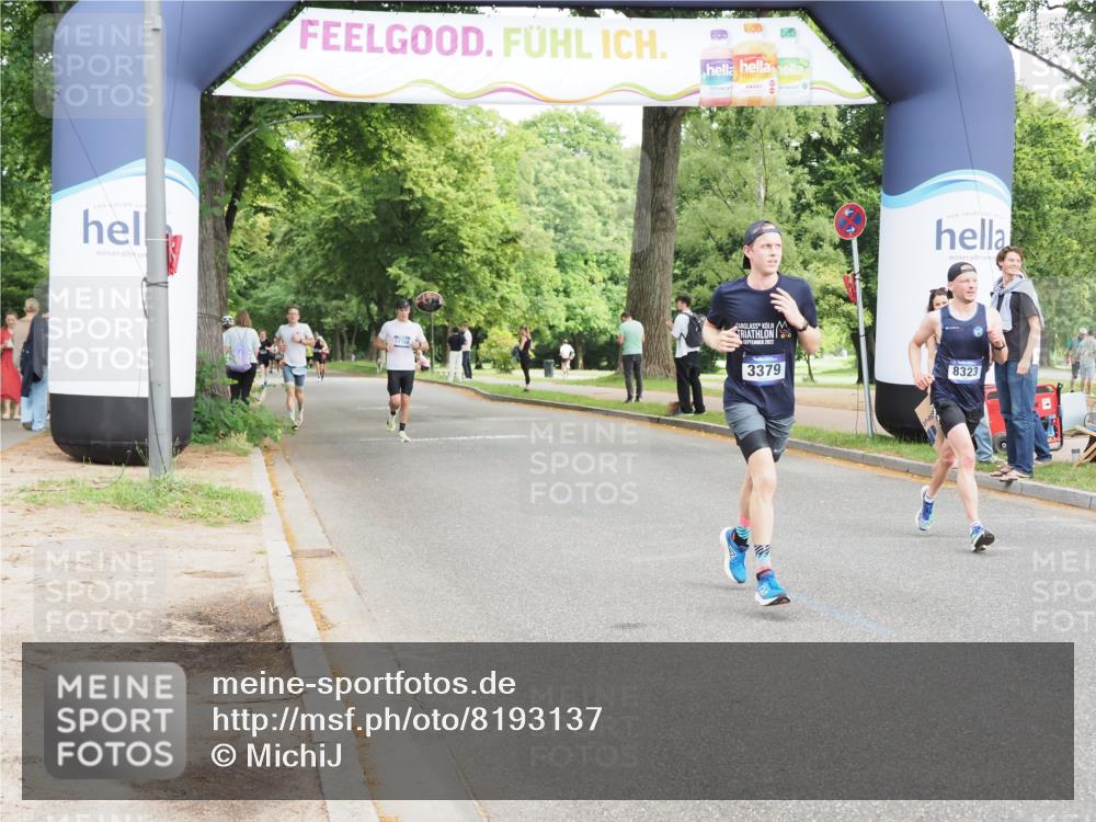 29.06.2025 - hella hamburg halbmarathon MichiJ http://msf.ph/oto/8193137 29.06.2025 10:20:01 Zwischen KM18-KM19 2689, 3379, 8323, 12049, 12691 meine-sportfotos.de