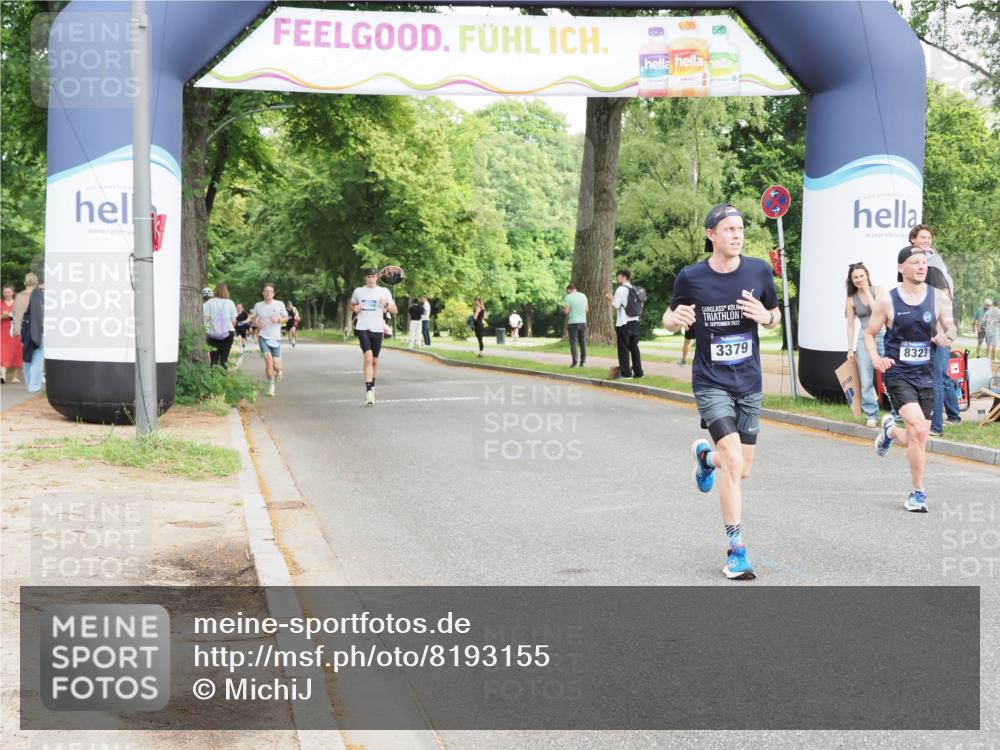 29.06.2025 - hella hamburg halbmarathon MichiJ http://msf.ph/oto/8193155 29.06.2025 10:20:02 Zwischen KM18-KM19 3379, 8323, 12049, 12691 meine-sportfotos.de