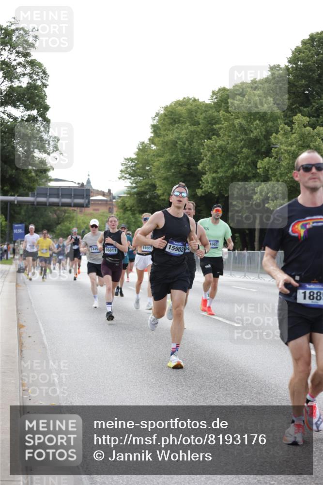 29.06.2025 - hella hamburg halbmarathon Jannik Wohlers http://msf.ph/oto/8193176 29.06.2025 09:46:07 Lombardsbrücke 1344, 1889, 3955, 4477, 4944, 5048, 7534, 7901, 8784, 8864, 10298, 10865, 10929, 11230, 11304, 11661, 12987, 13252, 13617, 13961, 14276, 14450, 15902, 16065, 16140, 16243, 16811, 16931, 16957, 17826, 18277, 18422 meine-sportfotos.de