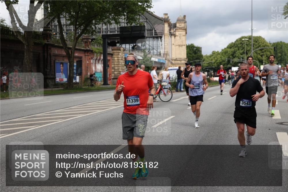 29.06.2025 - hella hamburg halbmarathon Yannick Fuchs http://msf.ph/oto/8193182 29.06.2025 10:44:06 20KM 1216, 1321, 2020, 2234, 2788, 3296, 3414, 3543, 3562, 3852, 3947, 4247, 4933, 5447, 5894, 5978, 6115, 6125, 6282, 7100, 7657, 8153, 8454, 8576, 8689, 8813, 8899, 8921, 9031, 9303, 9491, 9551, 9597, 9723, 10189, 10480, 11339, 11975, 12203, 12733, 13159, 13225, 13282, 13463, 13758, 13976, 14562, 14794, 14838, 15519, 15620, 15966, 16000, 16403, 16732, 16738, 16843, 16877, 16887, 17001, 17282, 17319, 17908, 18228, 18229, 18350, 18451, 18499, 18884, 18960 meine-sportfotos.de