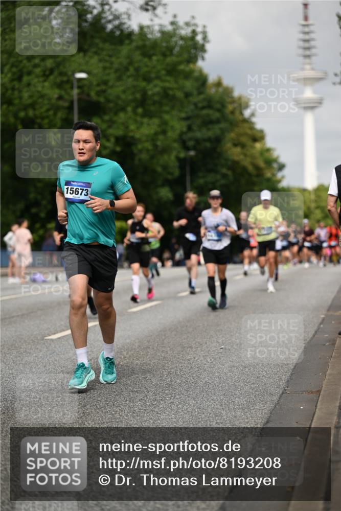 29.06.2025 - hella hamburg halbmarathon Dr. Thomas Lammeyer http://msf.ph/oto/8193208 29.06.2025 10:11:12 Kennedybrücke 1245, 4502, 5287, 5807, 5845, 6314, 6664, 9560, 10212, 10297, 10703, 11114, 11394 meine-sportfotos.de