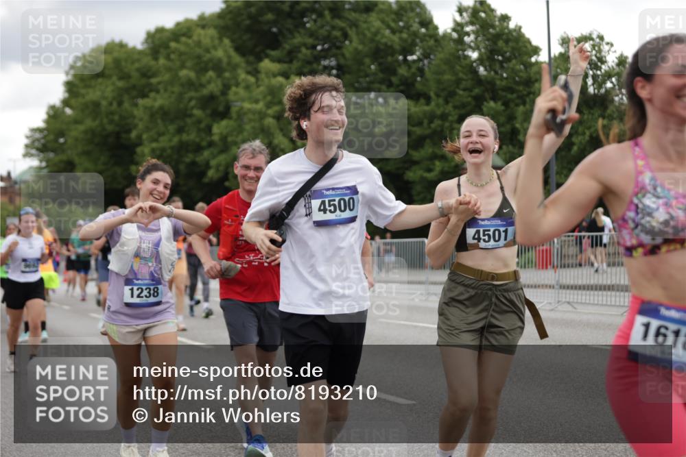 29.06.2025 - hella hamburg halbmarathon Jannik Wohlers http://msf.ph/oto/8193210 29.06.2025 11:13:36 Lombardsbrücke 1077, 1238, 1277, 1280, 1454, 2551, 3299, 3318, 3368, 4071, 4098, 4500, 4501, 4753, 4987, 5153, 5772, 6420, 6812, 7151, 7388, 7906, 8659, 9148, 9692, 10612, 10753, 11132, 11549, 11746, 11845, 12081, 12667, 12738, 13084, 14490, 14997, 15003, 15005, 15031, 15653, 16044, 16188, 16207, 16694, 17399, 19077 meine-sportfotos.de