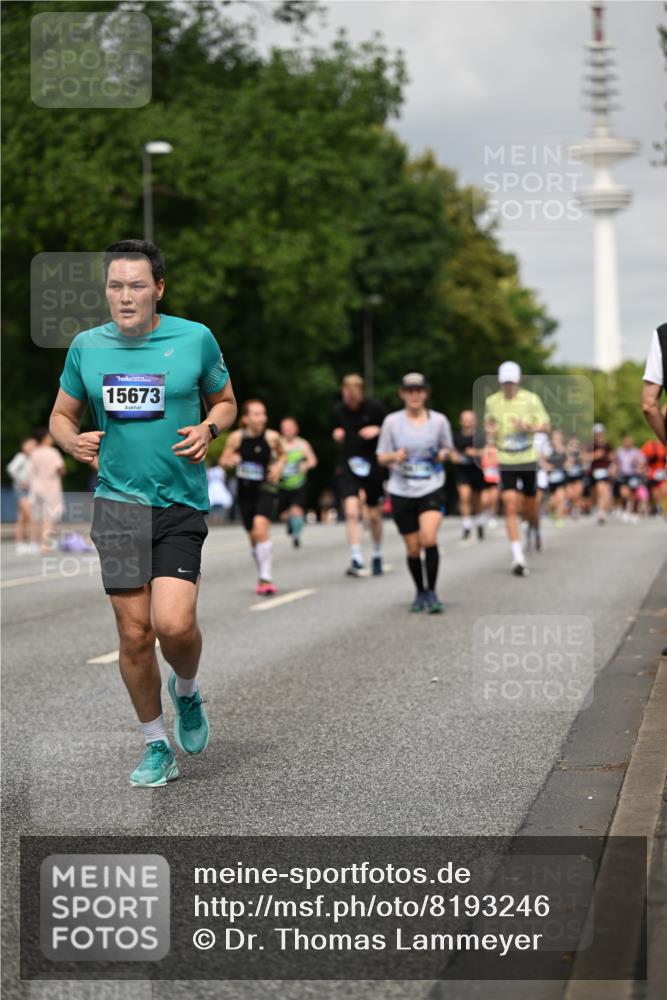 29.06.2025 - hella hamburg halbmarathon Dr. Thomas Lammeyer http://msf.ph/oto/8193246 29.06.2025 10:11:13 Kennedybrücke 1245, 4502, 5287, 5807, 5845, 6314, 6664, 9560, 10212, 10703, 11114, 11394 meine-sportfotos.de