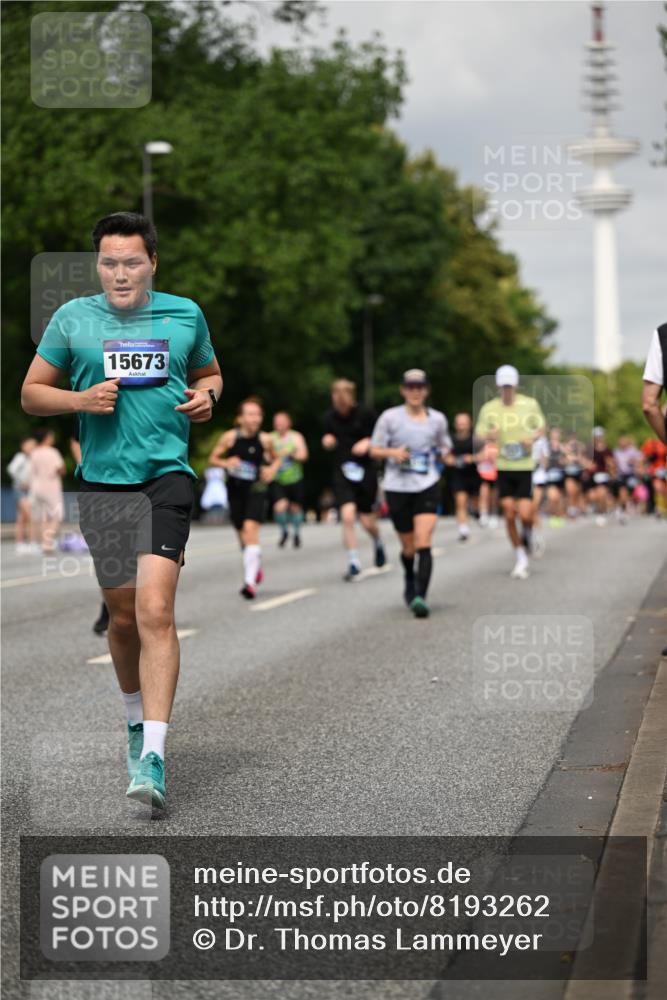 29.06.2025 - hella hamburg halbmarathon Dr. Thomas Lammeyer http://msf.ph/oto/8193262 29.06.2025 10:11:13 Kennedybrücke 1245, 4502, 5287, 5807, 5845, 6314, 6664, 9560, 10212, 10703, 11114, 11394 meine-sportfotos.de