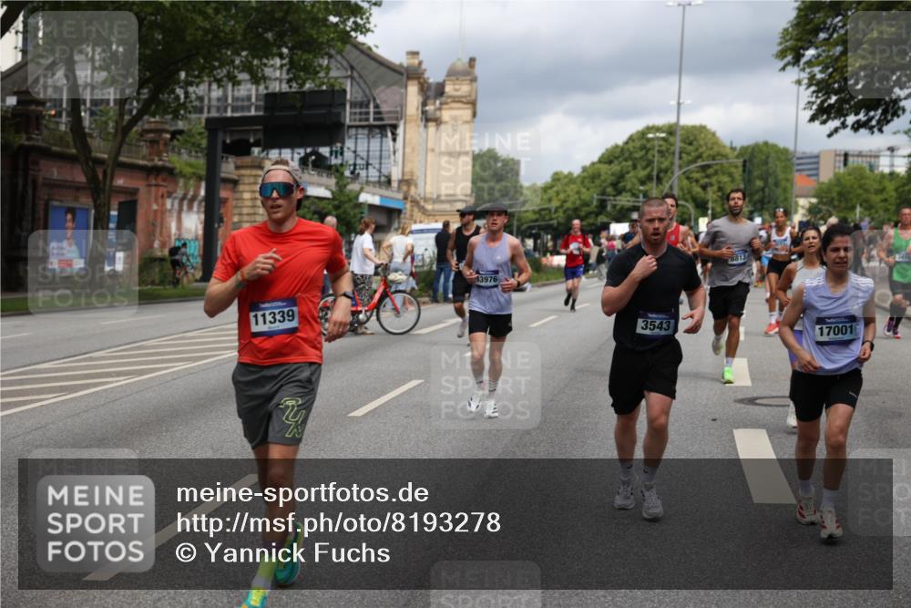 29.06.2025 - hella hamburg halbmarathon Yannick Fuchs http://msf.ph/oto/8193278 29.06.2025 10:44:06 20KM 1216, 1321, 2020, 2234, 2788, 3296, 3414, 3543, 3562, 3852, 3947, 4247, 4933, 5447, 5894, 5978, 6115, 6125, 6282, 7100, 7657, 8153, 8454, 8576, 8689, 8813, 8899, 8921, 9031, 9303, 9491, 9551, 9597, 9723, 10189, 10480, 11339, 11975, 12203, 12733, 13159, 13225, 13282, 13463, 13758, 13976, 14562, 14794, 14838, 15519, 15620, 15966, 16000, 16403, 16732, 16738, 16843, 16877, 16887, 17001, 17282, 17319, 17908, 18228, 18229, 18350, 18451, 18499, 18884, 18960 meine-sportfotos.de