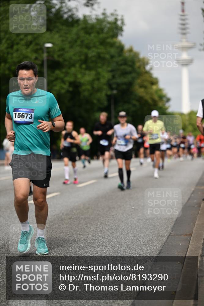 29.06.2025 - hella hamburg halbmarathon Dr. Thomas Lammeyer http://msf.ph/oto/8193290 29.06.2025 10:11:13 Kennedybrücke 1245, 4502, 5287, 5807, 5845, 6314, 6664, 9560, 10212, 10703, 11114, 11394 meine-sportfotos.de