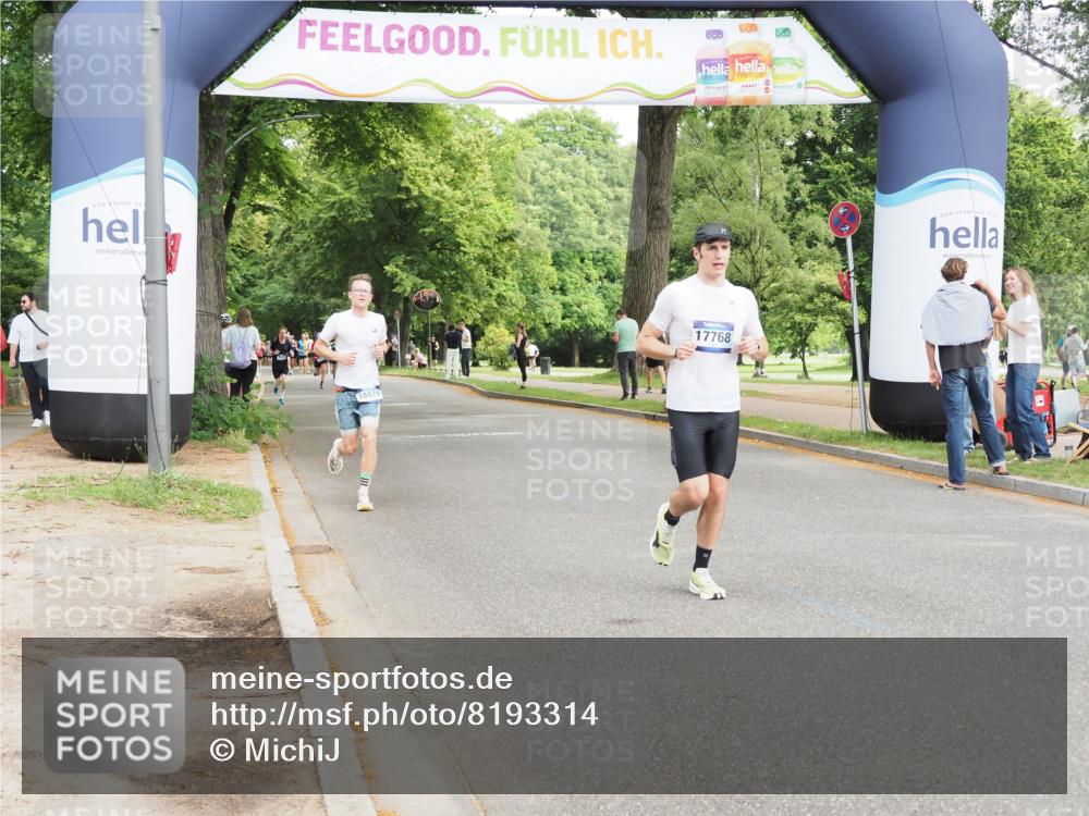 29.06.2025 - hella hamburg halbmarathon MichiJ http://msf.ph/oto/8193314 29.06.2025 10:20:05 Zwischen KM18-KM19 3379, 8323, 12691, 17768, 18871 meine-sportfotos.de