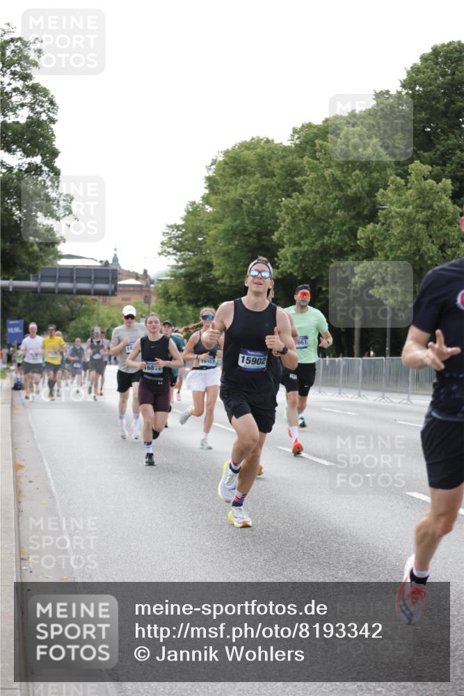 29.06.2025 - hella hamburg halbmarathon Jannik Wohlers http://msf.ph/oto/8193342 29.06.2025 09:46:07 Lombardsbrücke 1344, 1889, 3955, 4477, 4944, 5048, 7534, 7901, 8784, 8864, 10298, 10865, 10929, 11230, 11304, 11661, 12987, 13252, 13617, 13961, 14276, 14450, 15902, 16065, 16140, 16243, 16811, 16931, 16957, 17826, 18277, 18422 meine-sportfotos.de