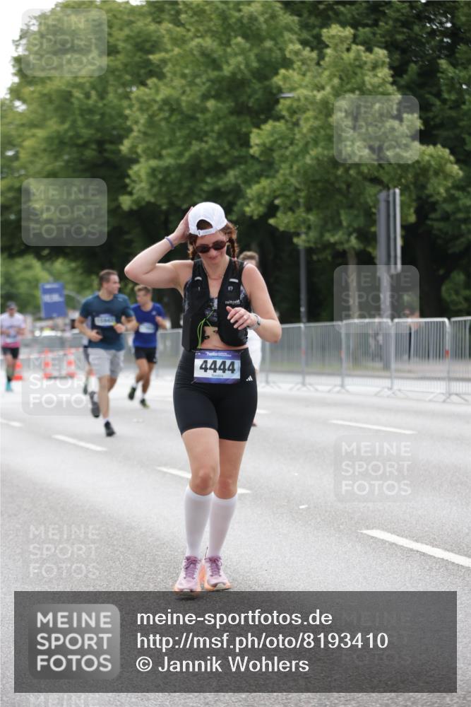 29.06.2025 - hella hamburg halbmarathon Jannik Wohlers http://msf.ph/oto/8193410 29.06.2025 10:24:28 Lombardsbrücke 1740, 2108, 2249, 3099, 3113, 4008, 4010, 4444, 5126, 6261, 9573, 10907, 11400, 11816, 11817, 14898, 15124, 15942, 17535, 17954, 18194, 18198 meine-sportfotos.de
