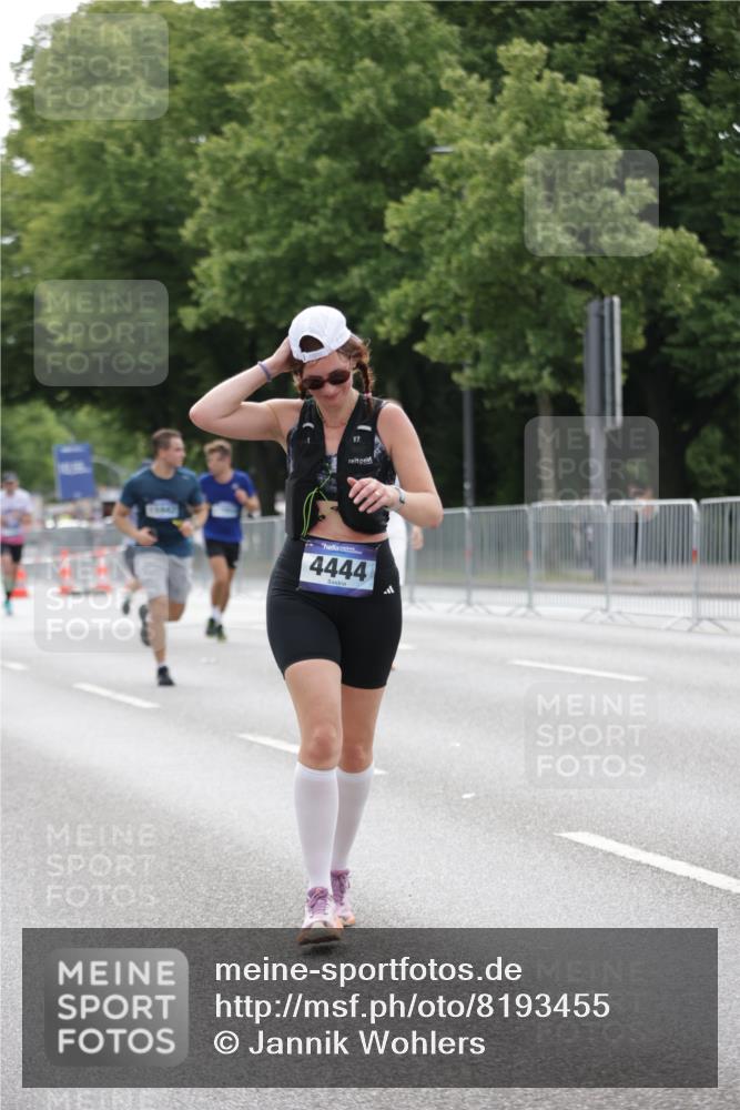 29.06.2025 - hella hamburg halbmarathon Jannik Wohlers http://msf.ph/oto/8193455 29.06.2025 10:24:28 Lombardsbrücke 1740, 2108, 2249, 3099, 3113, 4008, 4010, 4444, 5126, 6261, 9573, 10907, 11400, 11816, 11817, 14898, 15124, 15942, 17535, 17954, 18194, 18198 meine-sportfotos.de