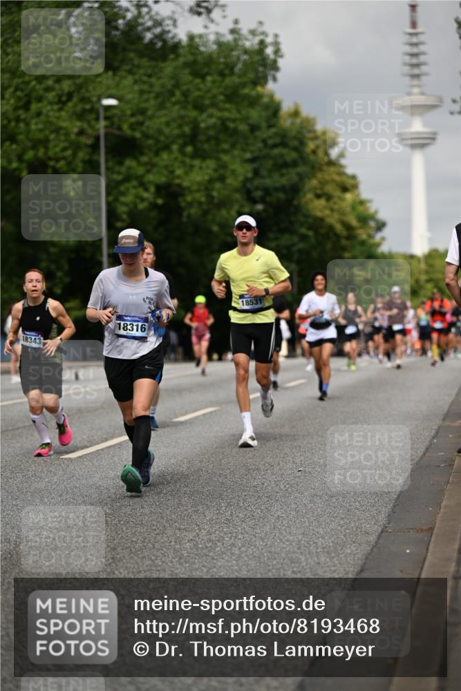 29.06.2025 - hella hamburg halbmarathon Dr. Thomas Lammeyer http://msf.ph/oto/8193468 29.06.2025 10:11:16 Kennedybrücke 4502, 5287, 5807, 5845, 5926, 6314, 6664, 9560, 10212, 10283, 10703, 11114, 11394 meine-sportfotos.de