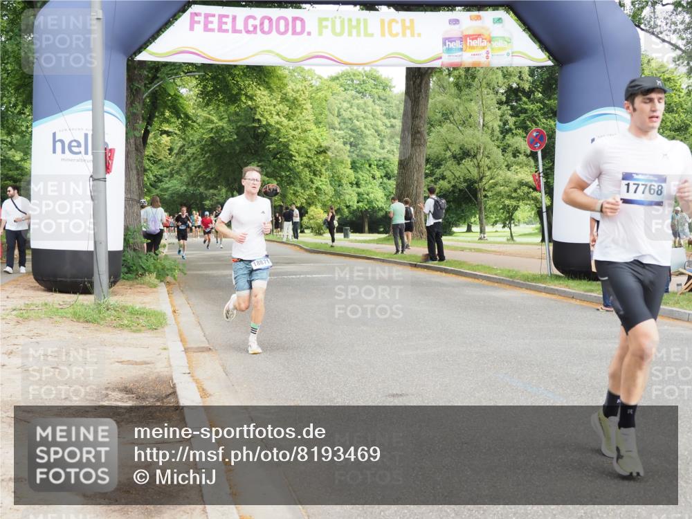 29.06.2025 - hella hamburg halbmarathon MichiJ http://msf.ph/oto/8193469 29.06.2025 10:20:06 Zwischen KM18-KM19 3379, 8323, 12691, 17768, 18871 meine-sportfotos.de