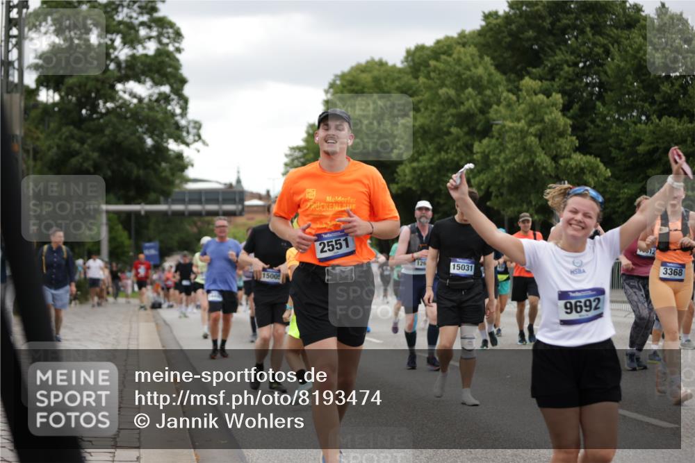 29.06.2025 - hella hamburg halbmarathon Jannik Wohlers http://msf.ph/oto/8193474 29.06.2025 11:13:39 Lombardsbrücke 1238, 1277, 1280, 1454, 2465, 2551, 3299, 3318, 3368, 3587, 3588, 3972, 4500, 4501, 4753, 5153, 5679, 5772, 6420, 6812, 7151, 7388, 7906, 8659, 9148, 9692, 10612, 10753, 11132, 11549, 11746, 11845, 12081, 12667, 12738, 13084, 14490, 14568, 14997, 15003, 15005, 15031, 15653, 16044, 16188, 17399, 17479, 17624, 19077 meine-sportfotos.de