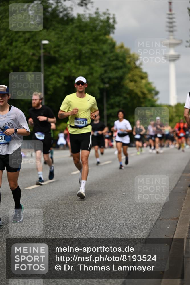 29.06.2025 - hella hamburg halbmarathon Dr. Thomas Lammeyer http://msf.ph/oto/8193524 29.06.2025 10:11:17 Kennedybrücke 4502, 5287, 5807, 5845, 5926, 6314, 6664, 10212, 10283, 10703, 11114, 11394 meine-sportfotos.de