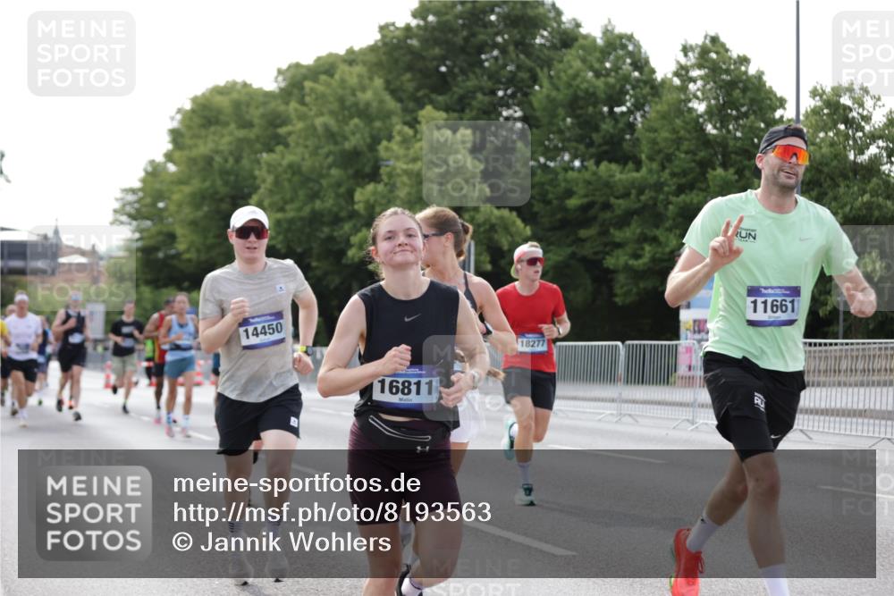 29.06.2025 - hella hamburg halbmarathon Jannik Wohlers http://msf.ph/oto/8193563 29.06.2025 09:46:10 Lombardsbrücke 1344, 1889, 2243, 4477, 4944, 5048, 5152, 6683, 7534, 7628, 7901, 8312, 8784, 10298, 10865, 10927, 10929, 11230, 11304, 11661, 12447, 12987, 13252, 13617, 13961, 14310, 14450, 15902, 16065, 16140, 16243, 16811, 16931, 16957, 17751, 18277, 18422 meine-sportfotos.de
