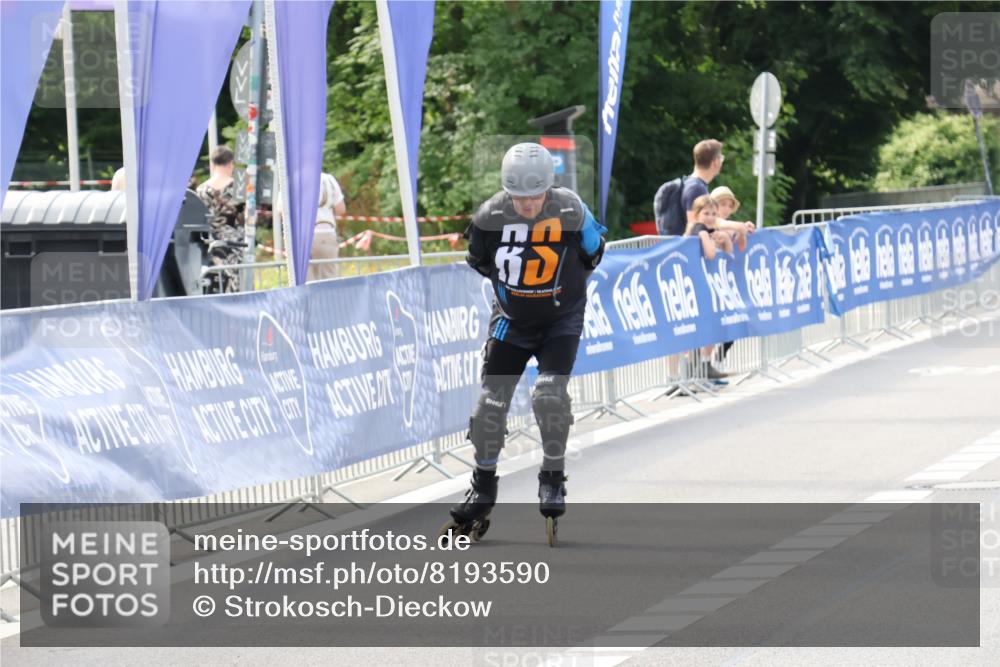 29.06.2025 - hella hamburg halbmarathon Strokosch-Dieckow http://msf.ph/oto/8193590 29.06.2025 09:36:12 Ziel 20394, 20398 meine-sportfotos.de