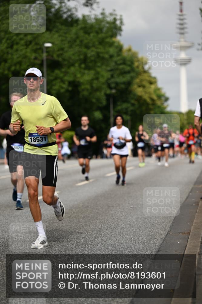 29.06.2025 - hella hamburg halbmarathon Dr. Thomas Lammeyer http://msf.ph/oto/8193601 29.06.2025 10:11:18 Kennedybrücke 4502, 5287, 5807, 5845, 5926, 6517, 7503, 10212, 10283, 10703, 11114, 11394 meine-sportfotos.de