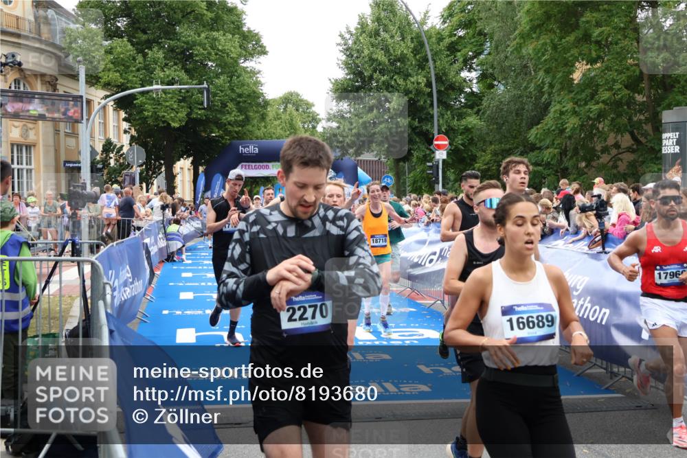 29.06.2025 - hella hamburg halbmarathon Zöllner http://msf.ph/oto/8193680 29.06.2025 10:45:17 Ziel 2188, 6054, 6375, 6575, 6819, 7087, 9302, 10064, 12783, 15563, 15636, 15651, 15741, 15760, 16513, 16685, 17120, 17960, 18346, 18718 meine-sportfotos.de