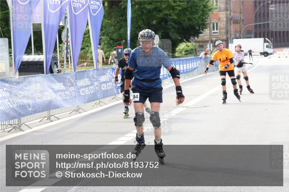 29.06.2025 - hella hamburg halbmarathon Strokosch-Dieckow http://msf.ph/oto/8193752 29.06.2025 09:36:21 Ziel 20120, 20279, 20393, 20394 meine-sportfotos.de