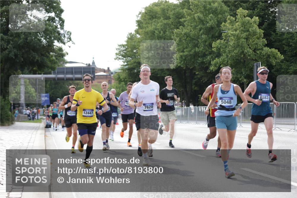 29.06.2025 - hella hamburg halbmarathon Jannik Wohlers http://msf.ph/oto/8193800 29.06.2025 09:46:13 Lombardsbrücke 1344, 1889, 2243, 4477, 4944, 5048, 5152, 6683, 7628, 8312, 8784, 10298, 10927, 10929, 11230, 11304, 11661, 12447, 12987, 13961, 14310, 14450, 15902, 16065, 16140, 16243, 16505, 16619, 16811, 16957, 17751, 18277, 18422 meine-sportfotos.de