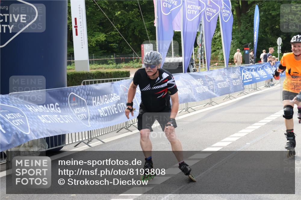 29.06.2025 - hella hamburg halbmarathon Strokosch-Dieckow http://msf.ph/oto/8193808 29.06.2025 09:36:24 Ziel 20120, 20279, 20393, 20394 meine-sportfotos.de