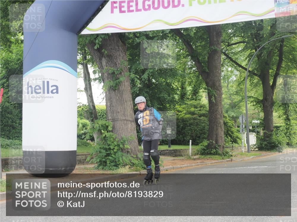 29.06.2025 - hella hamburg halbmarathon KatJ http://msf.ph/oto/8193829 29.06.2025 09:27:16 Zwischen KM18-KM19  meine-sportfotos.de