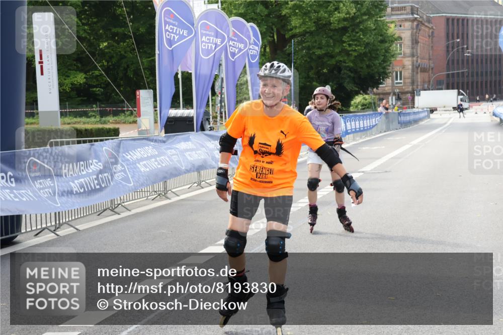 29.06.2025 - hella hamburg halbmarathon Strokosch-Dieckow http://msf.ph/oto/8193830 29.06.2025 09:36:25 Ziel 20120, 20279, 20393, 20394 meine-sportfotos.de