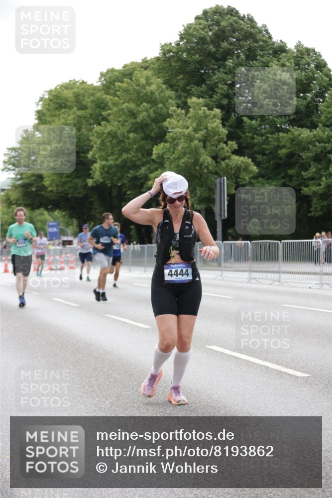 29.06.2025 - hella hamburg halbmarathon Jannik Wohlers http://msf.ph/oto/8193862 29.06.2025 10:24:28 Lombardsbrücke 1740, 2108, 2249, 3099, 3113, 4008, 4010, 4444, 5126, 6261, 9573, 10907, 11400, 11816, 11817, 14898, 15124, 15942, 17535, 17954, 18194, 18198 meine-sportfotos.de