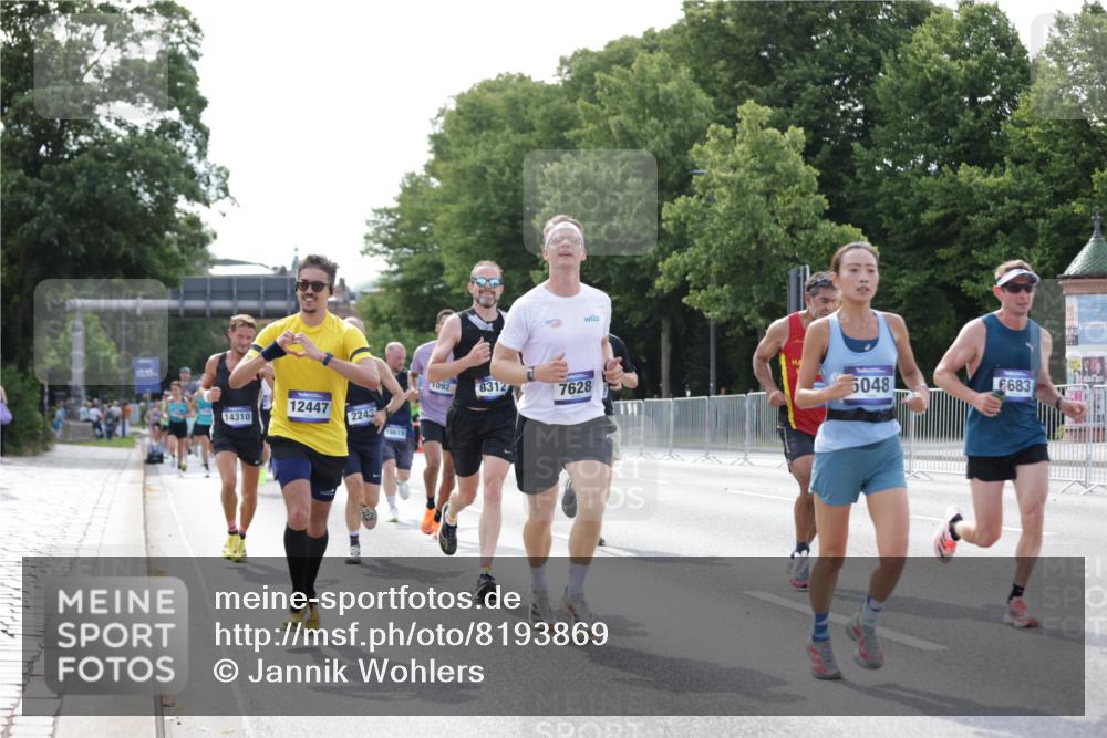 29.06.2025 - hella hamburg halbmarathon Jannik Wohlers http://msf.ph/oto/8193869 29.06.2025 09:46:14 Lombardsbrücke 1344, 1889, 2243, 4477, 4944, 5048, 5152, 6683, 7628, 8312, 8784, 10298, 10927, 10929, 11230, 11304, 11661, 12447, 12987, 13961, 14310, 14450, 15902, 16065, 16140, 16243, 16505, 16619, 16811, 16957, 17751, 18277, 18422 meine-sportfotos.de