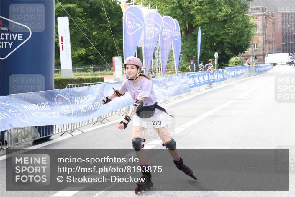 29.06.2025 - hella hamburg halbmarathon Strokosch-Dieckow http://msf.ph/oto/8193875 29.06.2025 09:36:27 Ziel 20120, 20279, 20393 meine-sportfotos.de