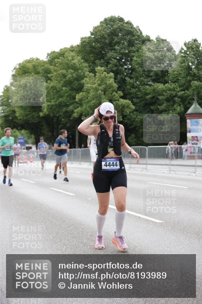 29.06.2025 - hella hamburg halbmarathon Jannik Wohlers http://msf.ph/oto/8193989 29.06.2025 10:24:29 Lombardsbrücke 1740, 2108, 2249, 3099, 4008, 4010, 4444, 5126, 9573, 11400, 11816, 11817, 14898, 15124, 15942, 17185, 17535, 17954, 18194, 18198 meine-sportfotos.de