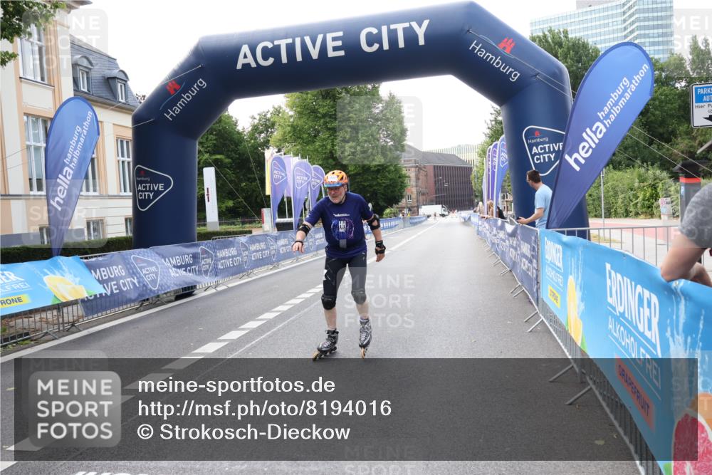 29.06.2025 - hella hamburg halbmarathon Strokosch-Dieckow http://msf.ph/oto/8194016 29.06.2025 09:36:55 Ziel 20094 meine-sportfotos.de