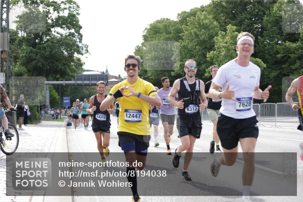 29.06.2025 - hella hamburg halbmarathon Jannik Wohlers http://msf.ph/oto/8194038 29.06.2025 09:46:15 Lombardsbrücke 1344, 1889, 2243, 4477, 4944, 5048, 5152, 6683, 7628, 8312, 10298, 10927, 10929, 11230, 11304, 11661, 12447, 12899, 12987, 13961, 14310, 14450, 15902, 16243, 16505, 16619, 16811, 16957, 17751, 18026, 18277, 18422 meine-sportfotos.de