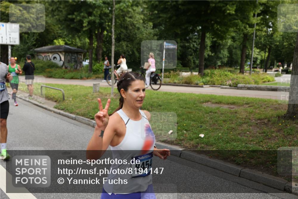 29.06.2025 - hella hamburg halbmarathon Yannick Fuchs http://msf.ph/oto/8194147 29.06.2025 10:44:09 20KM 1216, 1321, 2020, 2234, 2788, 3296, 3414, 3543, 3562, 3852, 3947, 4247, 4933, 5447, 5894, 5978, 6125, 6282, 7100, 7657, 8153, 8313, 8454, 8576, 8689, 8813, 8899, 8921, 9031, 9303, 9491, 9551, 9597, 9723, 10189, 10480, 11339, 11975, 12203, 12235, 12527, 12733, 13159, 13225, 13282, 13463, 13758, 13976, 14562, 14794, 14838, 15620, 15966, 16000, 16242, 16403, 16732, 16738, 16843, 16877, 16887, 17001, 17282, 17319, 18228, 18229, 18350, 18451, 18499, 18884 meine-sportfotos.de