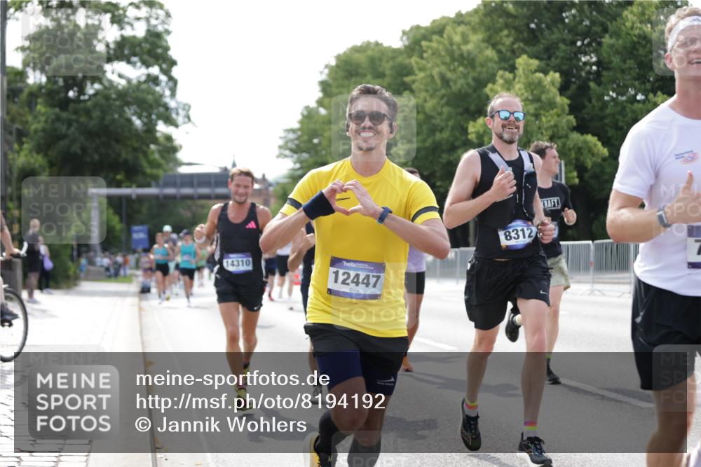 29.06.2025 - hella hamburg halbmarathon Jannik Wohlers http://msf.ph/oto/8194192 29.06.2025 09:46:15 Lombardsbrücke 1344, 1889, 2243, 4477, 4944, 5048, 5152, 6683, 7628, 8312, 10298, 10927, 10929, 11230, 11304, 11661, 12447, 12899, 12987, 13961, 14310, 14450, 15902, 16243, 16505, 16619, 16811, 16957, 17751, 18026, 18277, 18422 meine-sportfotos.de