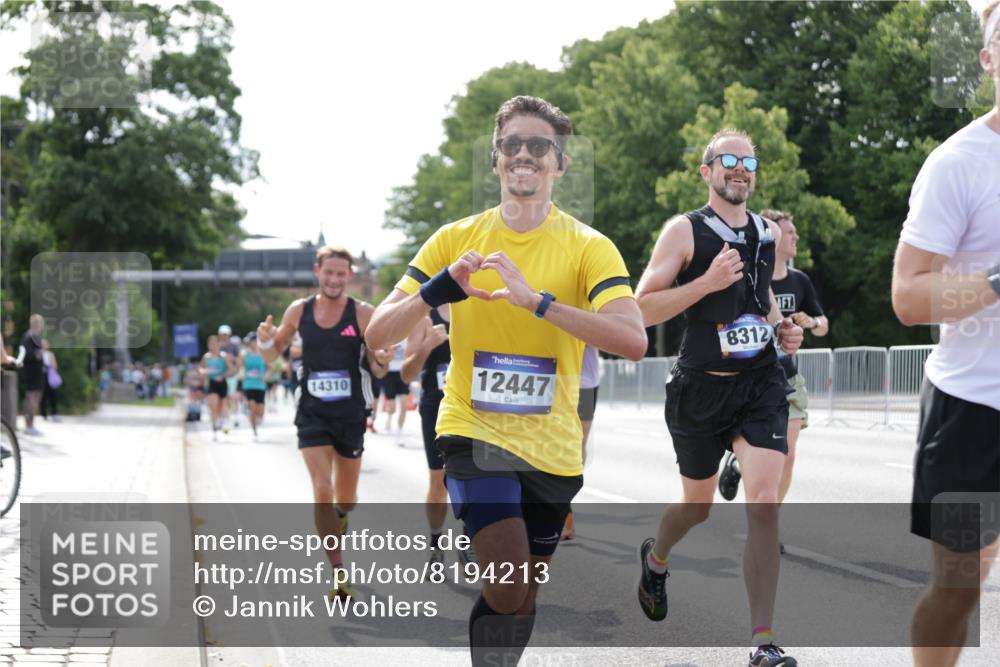 29.06.2025 - hella hamburg halbmarathon Jannik Wohlers http://msf.ph/oto/8194213 29.06.2025 09:46:15 Lombardsbrücke 1344, 1889, 2243, 4477, 4944, 5048, 5152, 6683, 7628, 8312, 10298, 10927, 10929, 11230, 11304, 11661, 12447, 12899, 12987, 13961, 14310, 14450, 15902, 16243, 16505, 16619, 16811, 16957, 17751, 18026, 18277, 18422 meine-sportfotos.de
