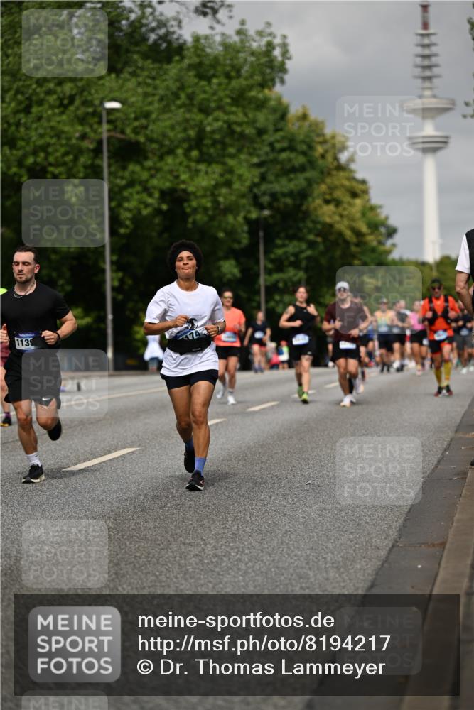 29.06.2025 - hella hamburg halbmarathon Dr. Thomas Lammeyer http://msf.ph/oto/8194217 29.06.2025 10:11:20 Kennedybrücke 4502, 5287, 5807, 5845, 5926, 6517, 7503, 10283, 10700, 10703, 11114, 11394 meine-sportfotos.de