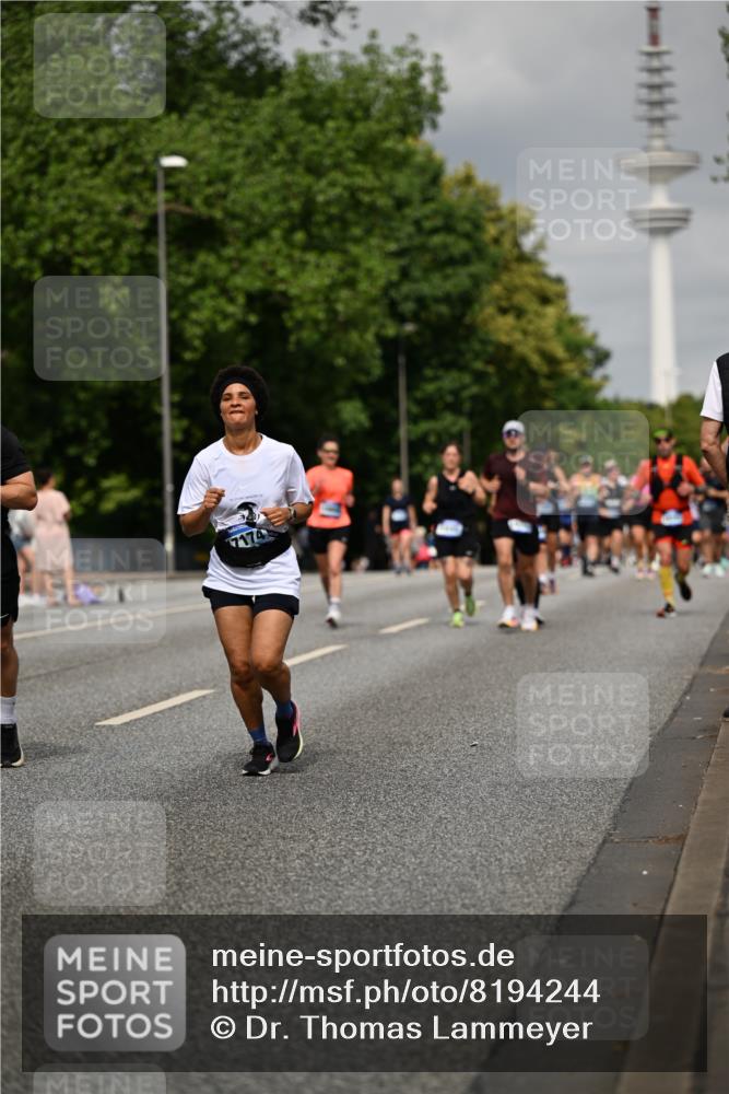 29.06.2025 - hella hamburg halbmarathon Dr. Thomas Lammeyer http://msf.ph/oto/8194244 29.06.2025 10:11:21 Kennedybrücke 4502, 5287, 5807, 5845, 5926, 6517, 7503, 8585, 10283, 10700, 10703, 11114, 11394 meine-sportfotos.de