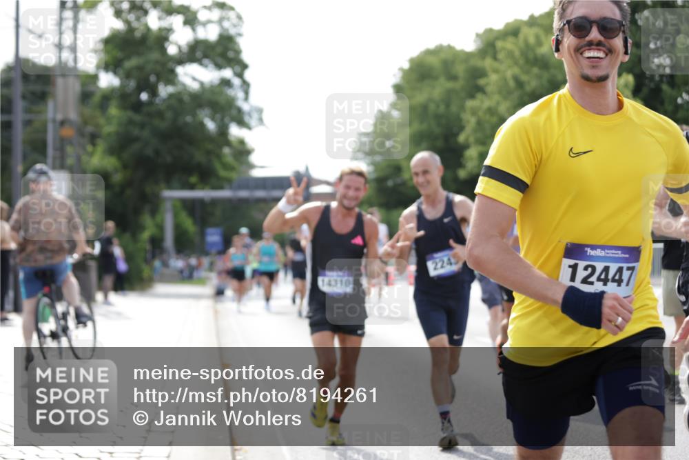 29.06.2025 - hella hamburg halbmarathon Jannik Wohlers http://msf.ph/oto/8194261 29.06.2025 09:46:16 Lombardsbrücke 1344, 1889, 2243, 4477, 4944, 5048, 5152, 6683, 7628, 8312, 10298, 10927, 10929, 11230, 11304, 11661, 12447, 12899, 12987, 13493, 13494, 13961, 14310, 14450, 15902, 16243, 16505, 16619, 16811, 16957, 17137, 17751, 18026, 18277, 18422, 18824 meine-sportfotos.de