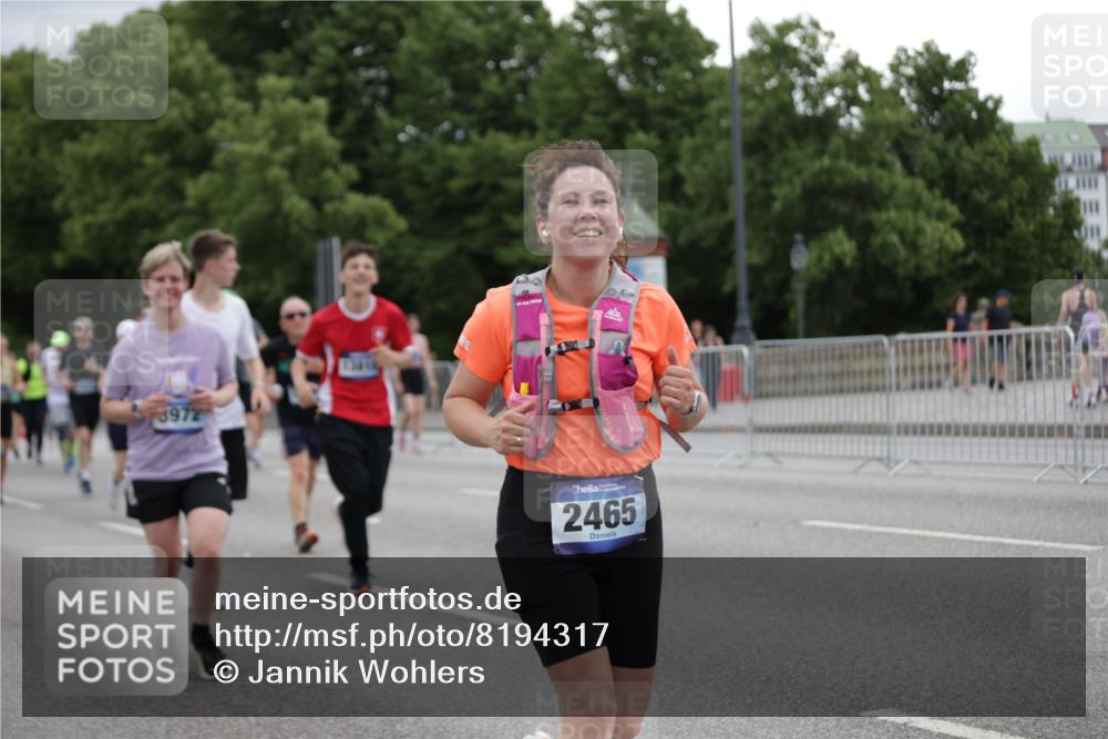 29.06.2025 - hella hamburg halbmarathon Jannik Wohlers http://msf.ph/oto/8194317 29.06.2025 11:13:50 Lombardsbrücke 1454, 1756, 2117, 2465, 2493, 3299, 3318, 3587, 3588, 3655, 3682, 3683, 3972, 4126, 4753, 5153, 5502, 5679, 5772, 5972, 6420, 6445, 6558, 7388, 7500, 7639, 8524, 8659, 8832, 8880, 9578, 9726, 9825, 9841, 10273, 10457, 10753, 11090, 11312, 11480, 11549, 11746, 11845, 12300, 12667, 12749, 13084, 13278, 13639, 13718, 13815, 14490, 14568, 15653, 16044, 17399, 17479, 17624 meine-sportfotos.de