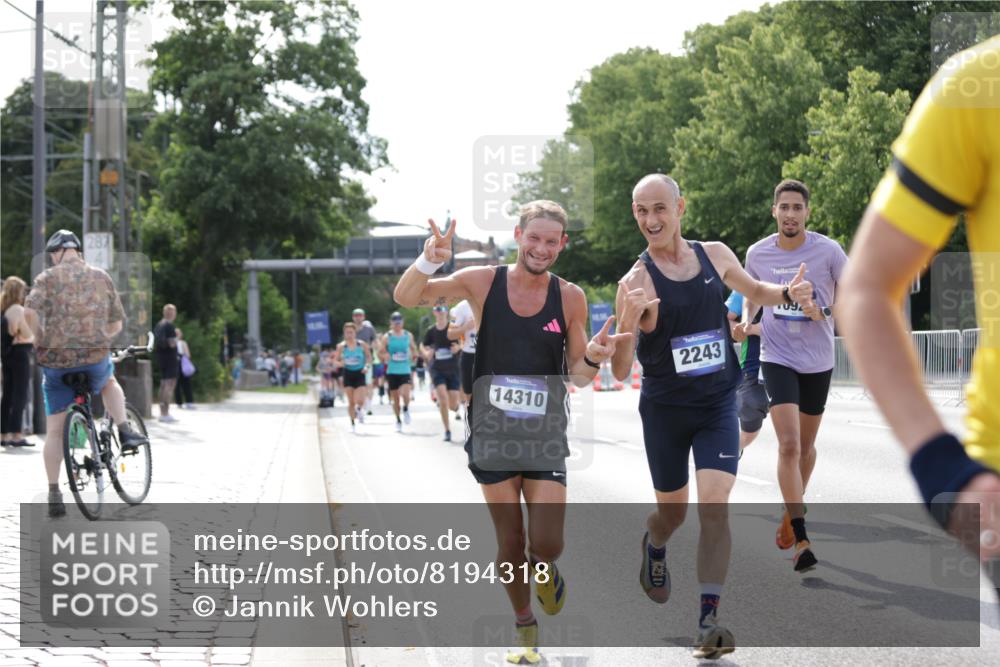 29.06.2025 - hella hamburg halbmarathon Jannik Wohlers http://msf.ph/oto/8194318 29.06.2025 09:46:16 Lombardsbrücke 1344, 1889, 2243, 4477, 4944, 5048, 5152, 6683, 7628, 8312, 10298, 10927, 10929, 11230, 11304, 11661, 12447, 12899, 12987, 13493, 13494, 13961, 14310, 14450, 15902, 16243, 16505, 16619, 16811, 16957, 17137, 17751, 18026, 18277, 18422, 18824 meine-sportfotos.de